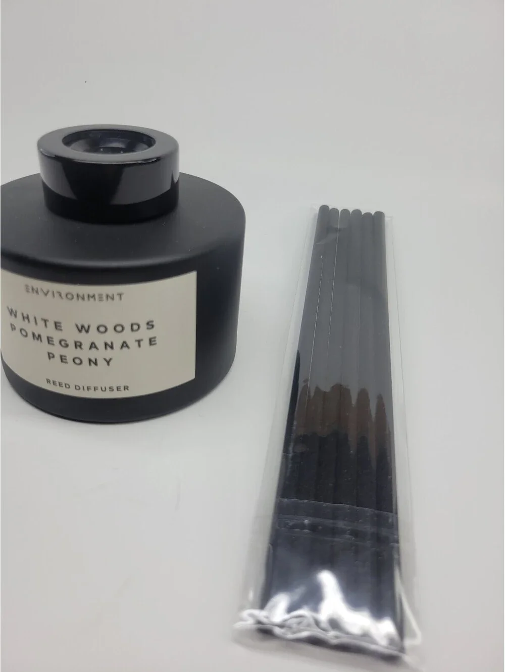 Environment White Woods, Pomogranate, & Peony Reed Diffuser 6.7oz   NWOB